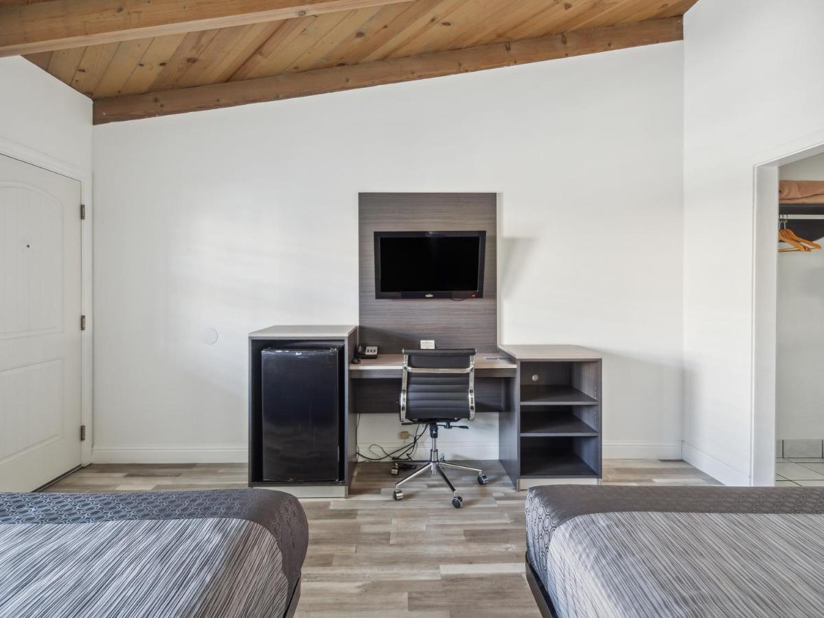 Discovery Inn Monterey Bay Seaside Εξωτερικό φωτογραφία