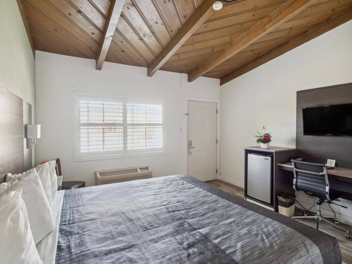Discovery Inn Monterey Bay Seaside Εξωτερικό φωτογραφία